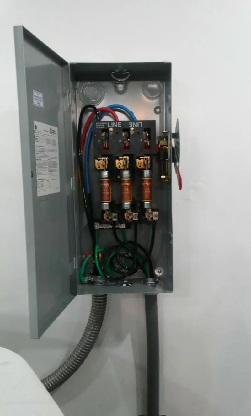 Three-phase disconnect switch installed for Electrical Wiring & Rewiring in Robstown
